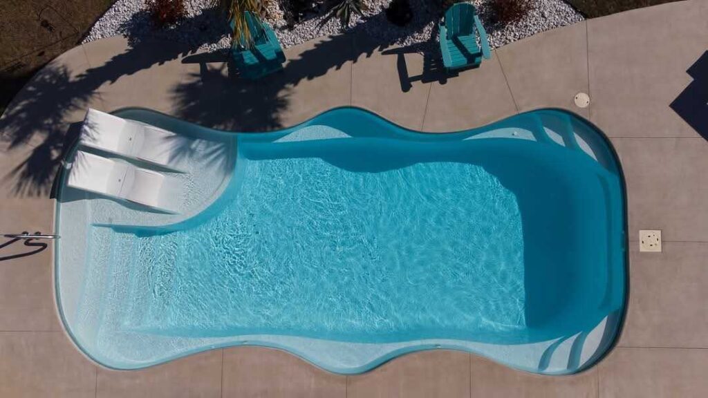 a modern pool design in free form by Allstar